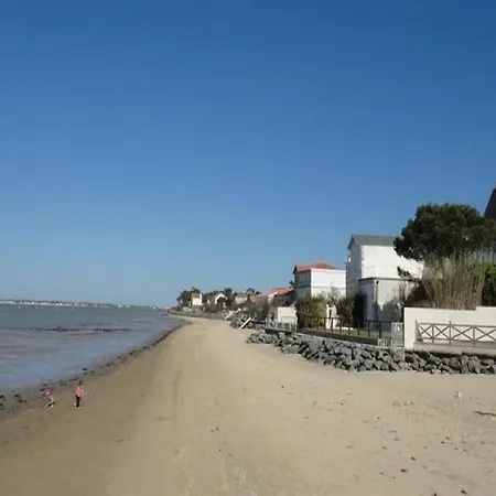 Les Bains 2 * 론세레뱅