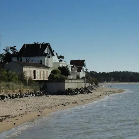 Les Bains 2 빌라 론세레뱅